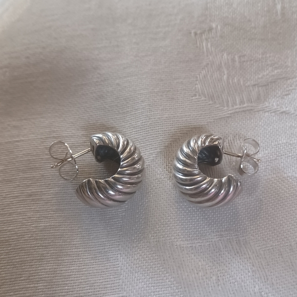 David Yurman Sculpted Cable Shrimp Hoop Earrings, SS & 14k - Picture 2 of 11